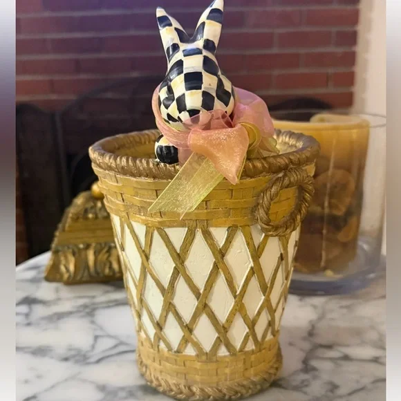 MacKenzie-Childs Courtly Check Rabbit Hippity Hop Pot